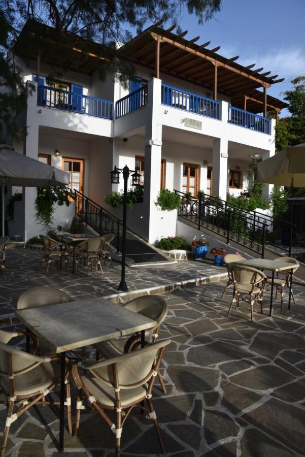 Cavo D'Oro Hotell Batsíon Exteriör bild