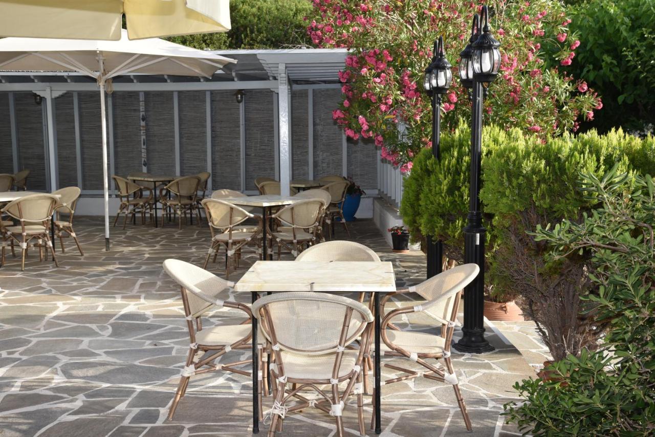Cavo D'Oro Hotell Batsíon Exteriör bild