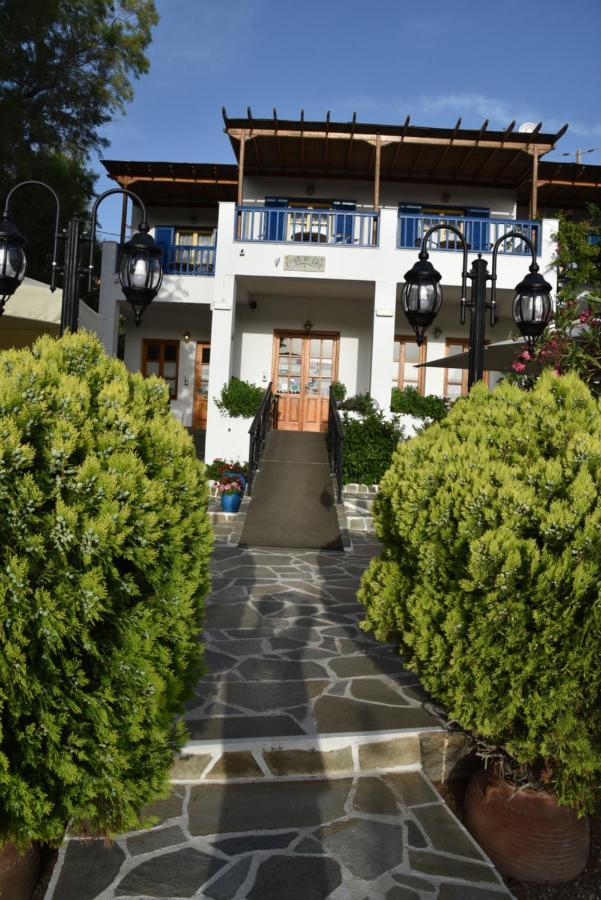 Cavo D'Oro Hotell Batsíon Exteriör bild